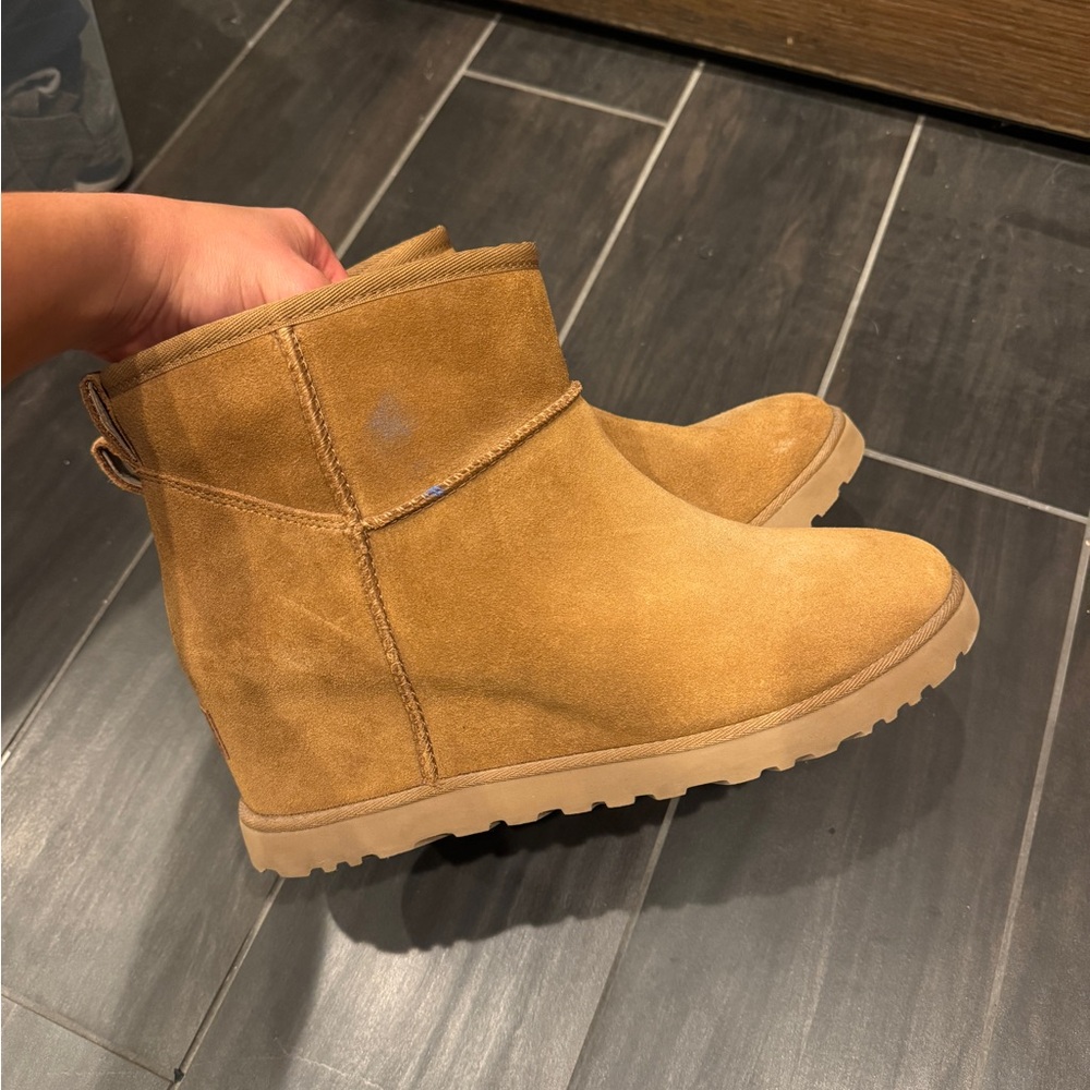 Ugg Mini Wedge Boots women’s 11